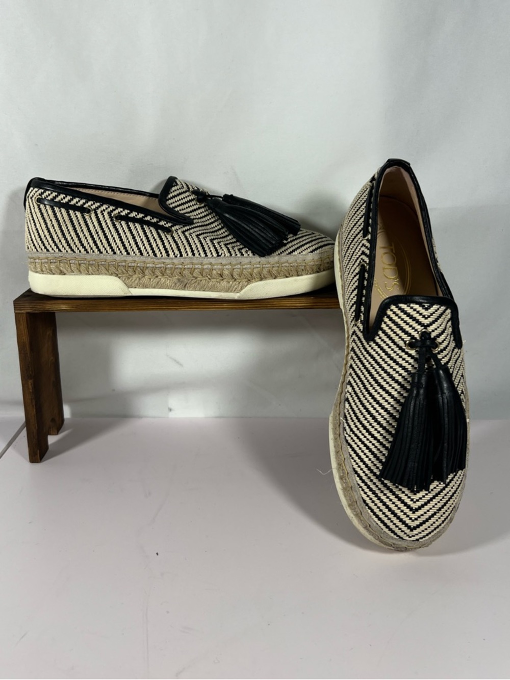 7027: Tod’s Woven Raffia Tassel Espadrille Loafers EU 37